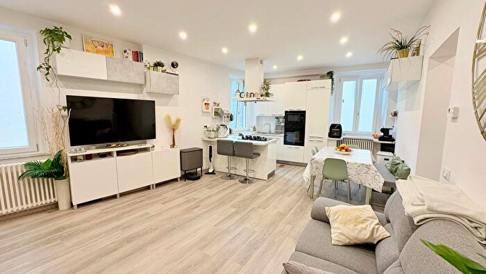 Case in Vendita e in Affitto - 2