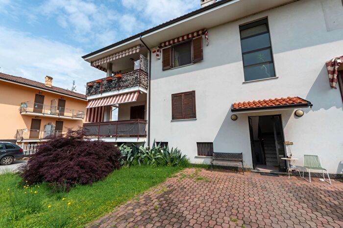 Appartamento quadrilocale in vendita in Via Buriasco, Scalenghe