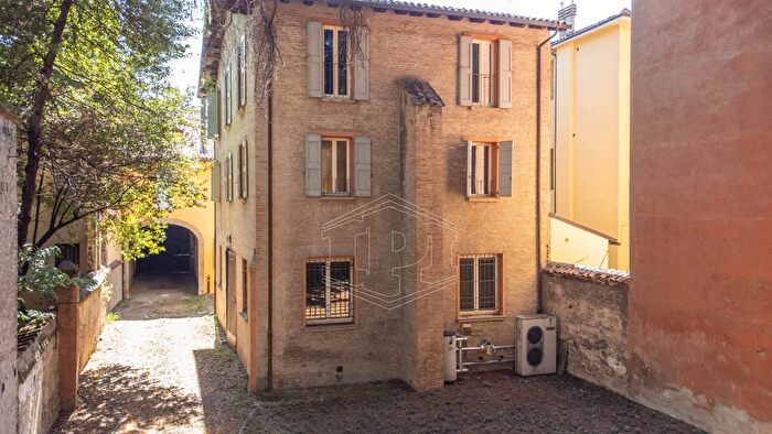 Appartamento bilocale in vendita in Strada Maggiore, Bologna