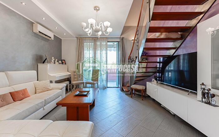 Appartamento quadrilocale in vendita in Via San Rocco, Vignate