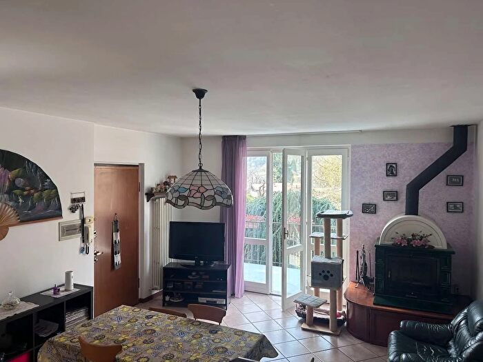 Casa con 7 locali in vendita in Magreglio