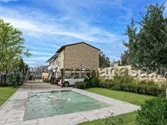 Casa trilocale in vendita in Via Roma, Soave