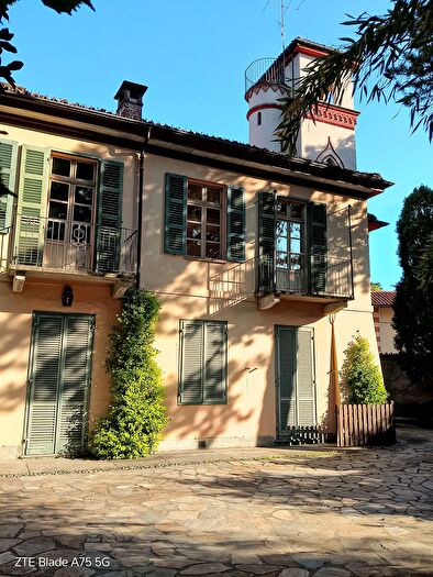 Casa con 8 locali in affitto in Viale Gabotto, Pinerolo