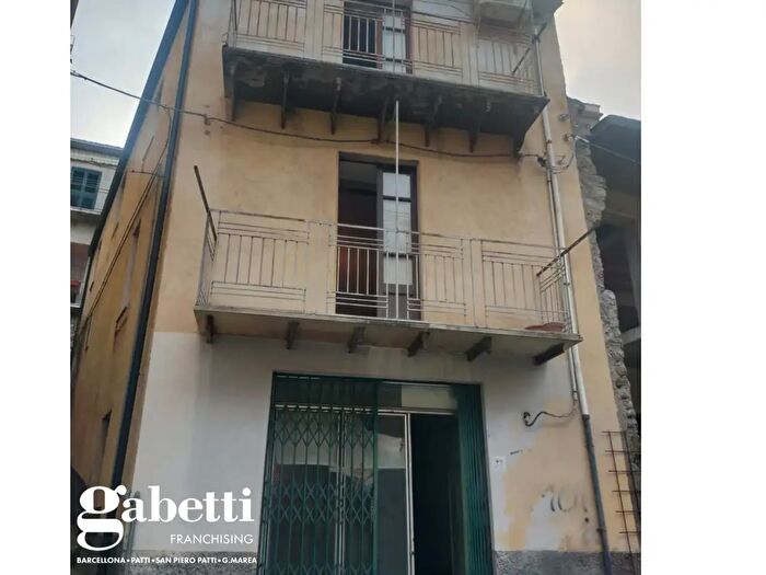 Casa con 5 locali in vendita in Via Roma, San Piero Patti