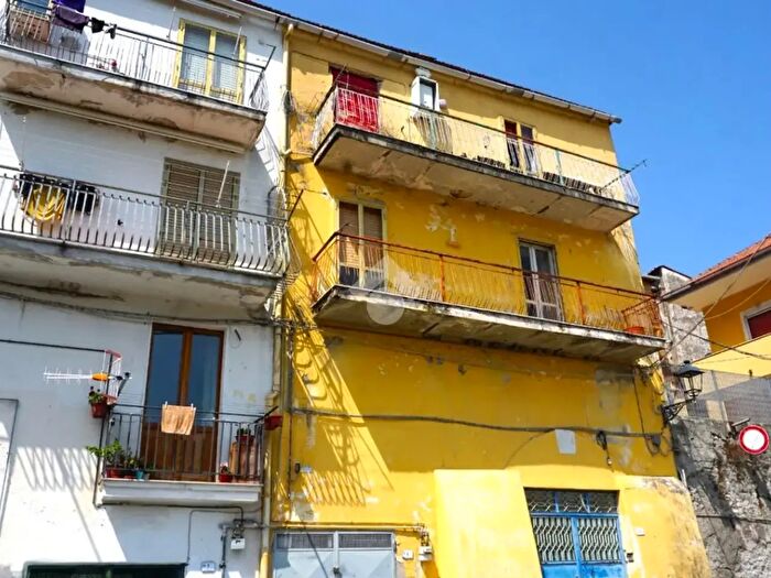 Appartamento trilocale in vendita in Via Santo Spirito, Montecorvino Rovella