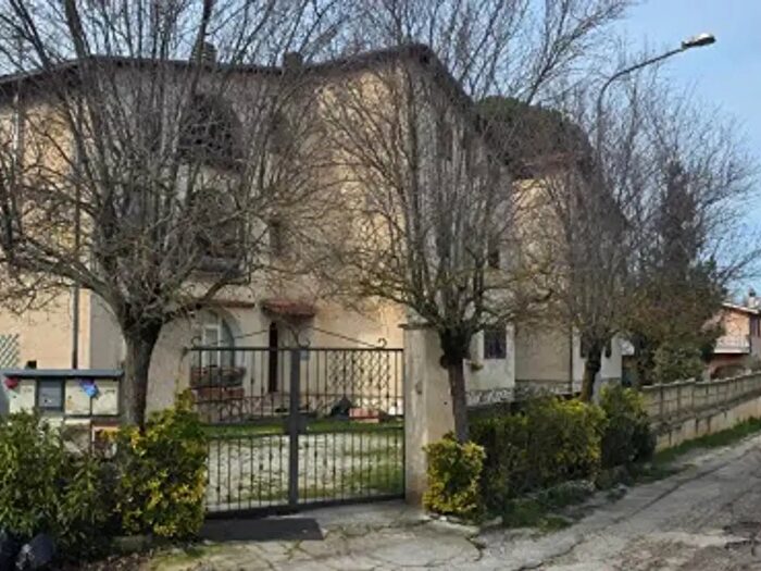 Appartamento trilocale in vendita in Viale Bonifacio Graziani, Rocca Di Botte