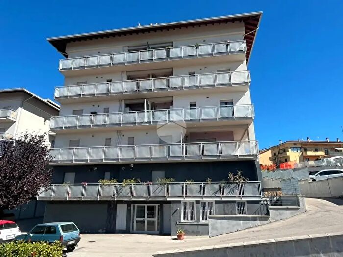 Appartamento quadrilocale in vendita in Via Edoardo Scarfoglio, L'Aquila
