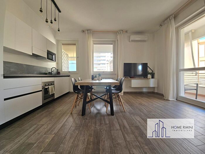 Appartamento quadrilocale in vendita in Viale Dandolo, Rimini