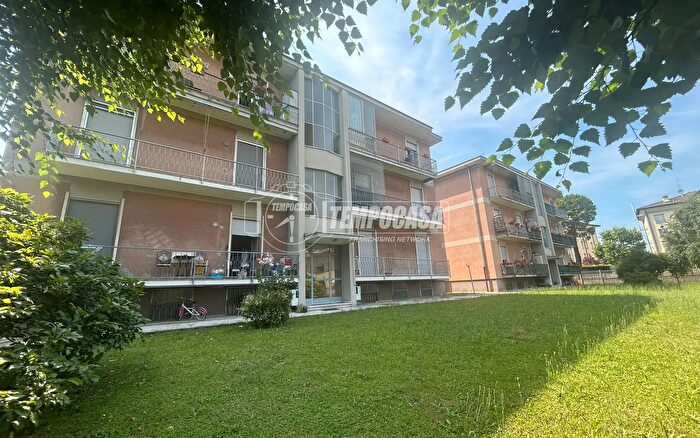 Appartamento trilocale in vendita in Via Monviso, Lomazzo