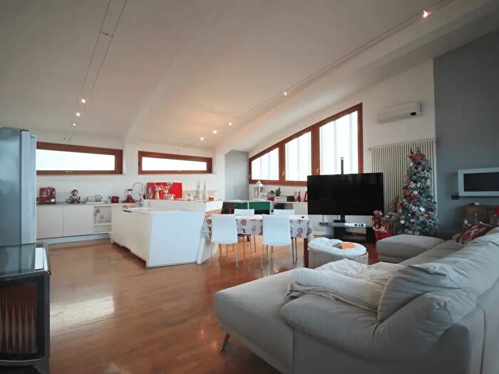 Appartamento quadrilocale in vendita in Viale Verona, Vicenza