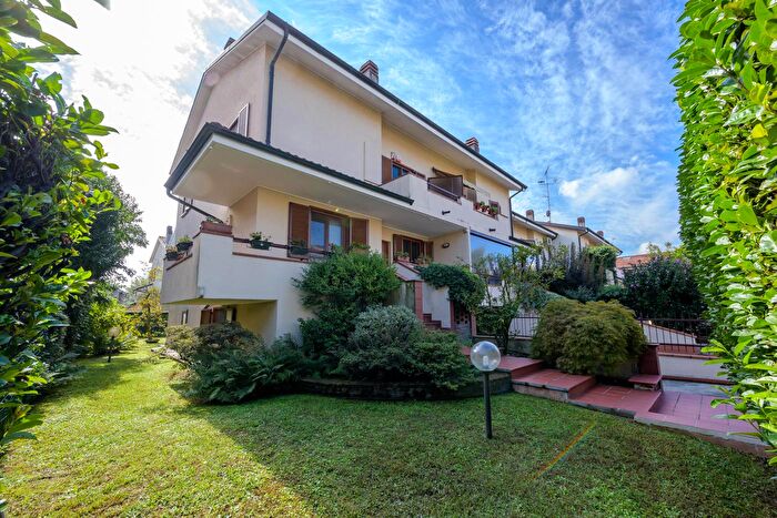 Casa con 5 locali in vendita in Via Giosue Carducci, Buccinasco