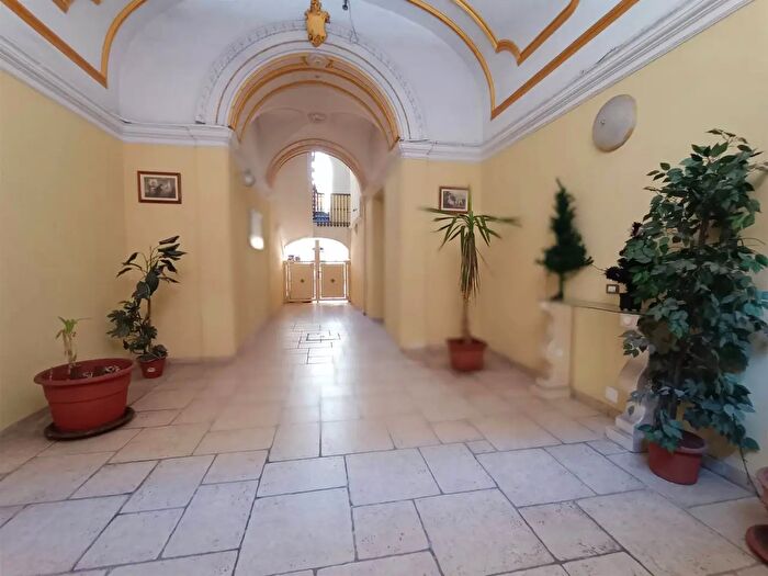 Appartamento bilocale in affitto in Via Crispi, Taranto