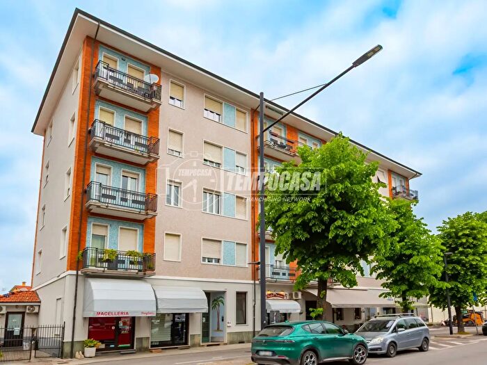 Appartamento quadrilocale in vendita in Viale Regina Elena, Fossano