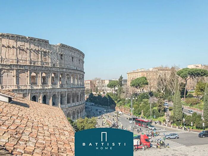 Appartamento trilocale in affitto in Piazza del Colosseo, Roma