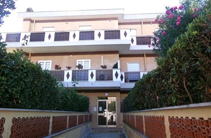 Appartamento trilocale in vendita in Via Alga Marina, Anzio