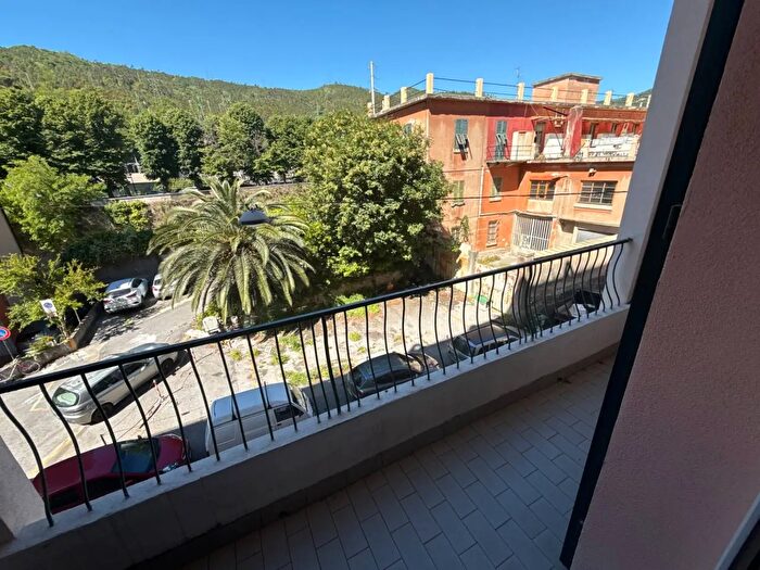 Appartamento con 5 locali in vendita in Via Garroni, Savona