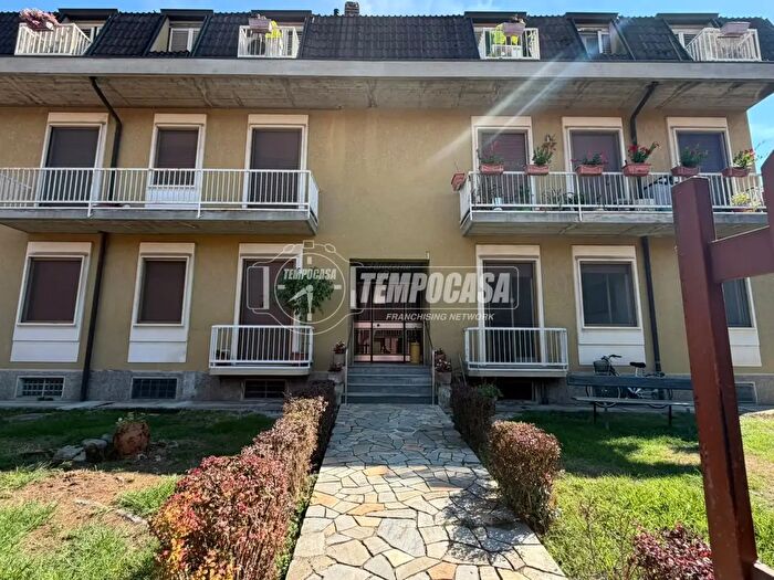 Appartamento trilocale in vendita in Via Piave, Dorno