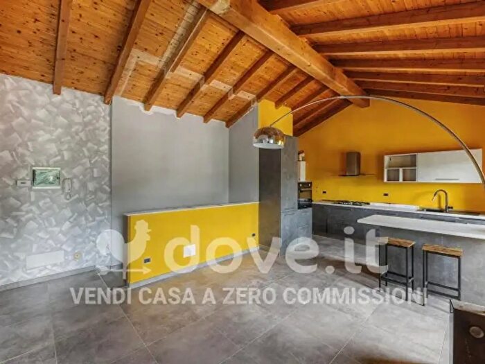 Appartamento bilocale in vendita in Via Silvio Pellico, Dumenza
