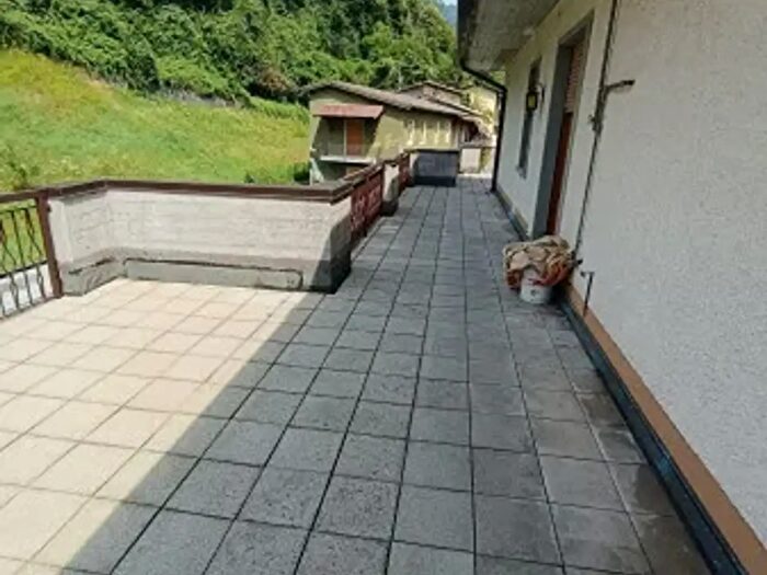 Appartamento trilocale in affitto in Leffe