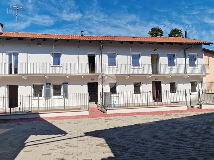 Casa quadrilocale in vendita in Via Piave, Vezza DAlba