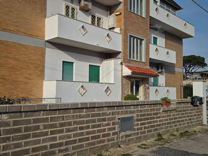 Appartamento trilocale in affitto in Via delle Castalidi, Lido di Cincinnato Sirene, Anzio