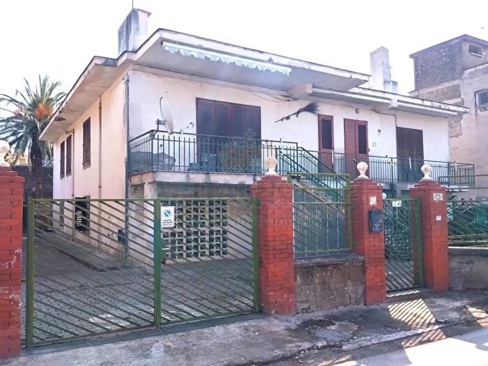 Casa con 7 locali in vendita in Sirignano