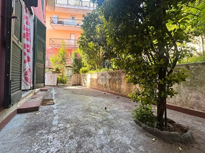 Appartamento quadrilocale in vendita in Via Bosena, Rapallo