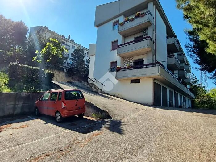 Appartamento quadrilocale in vendita in Via Ottantacinquesima Strada, Monteprandone