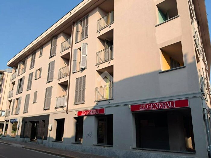 Appartamento trilocale in vendita in Via giuseppe garibaldi, Desio