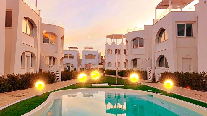 Appartamento quadrilocale in vendita in Via Litoranea Complesso Costa Conero, Numana