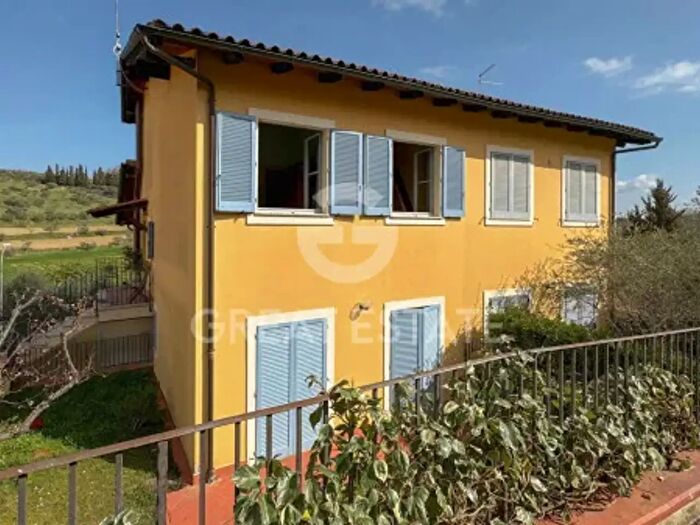 Appartamento trilocale in vendita in Via della Fortezza, Cetona