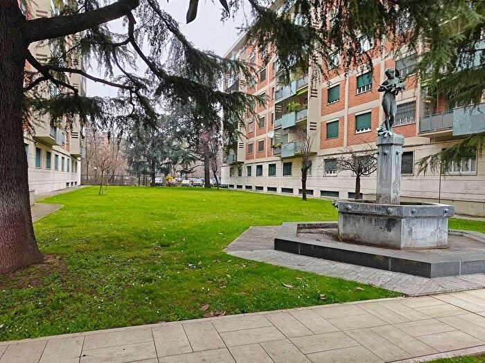 Appartamento trilocale in affitto in Via Rizzoli, Crescenzago, Milano