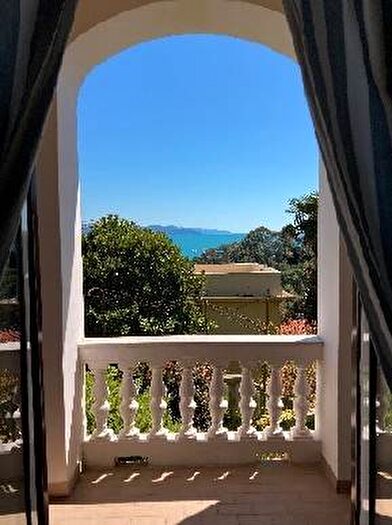 Appartamento quadrilocale in affitto in Via Privata Giuseppe Costa, Centro, Santa Margherita Ligure