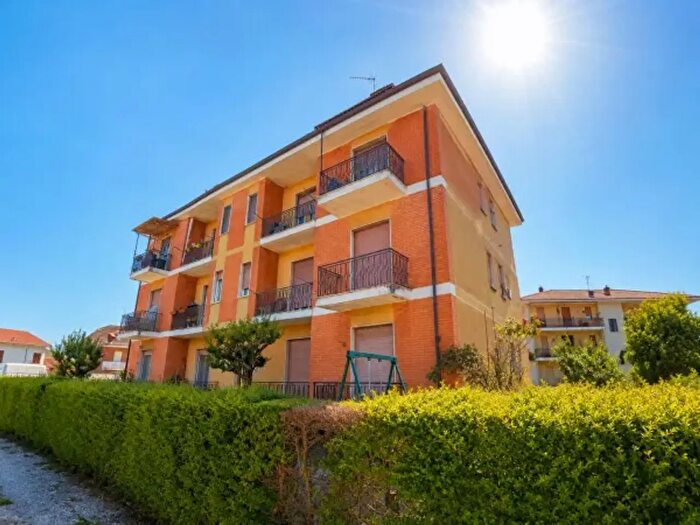 Appartamento quadrilocale in vendita in Via Ferrovia, Sommariva Del Bosco