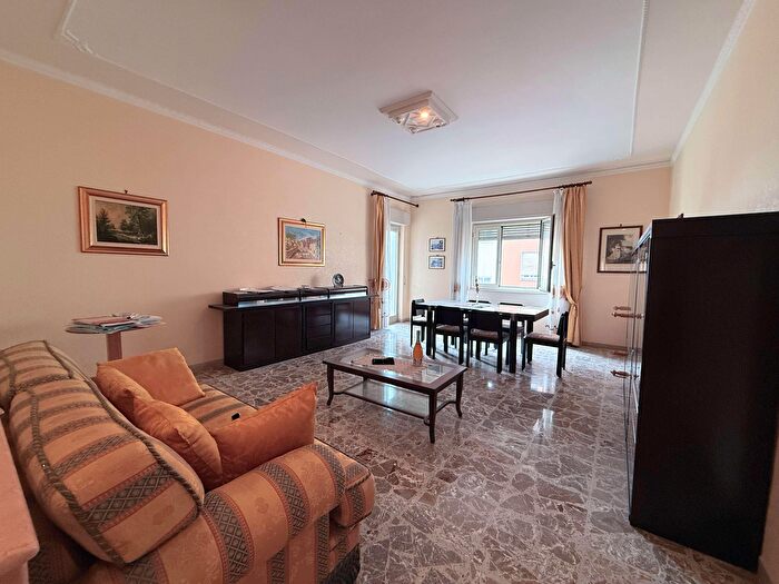 Appartamento quadrilocale in vendita in Via Sebastiano Olivieri, Siracusa