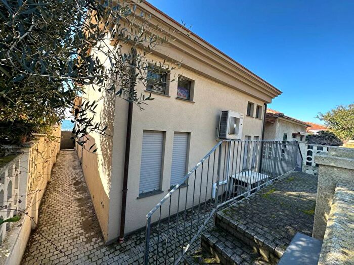 Casa trilocale in affitto in Viale Italia, Zona Nuova Pratoranieri, Follonica