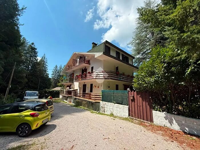 Appartamento trilocale in vendita in Via Monte Altuino, Arcinazzo Romano