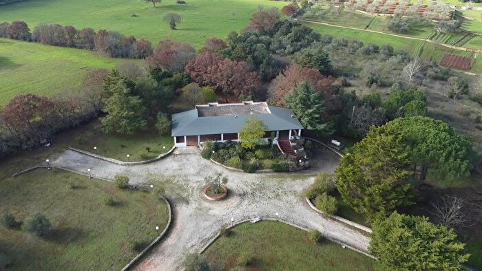 Casa con 8 locali in vendita in Cda Monti del Duca, Martina Franca