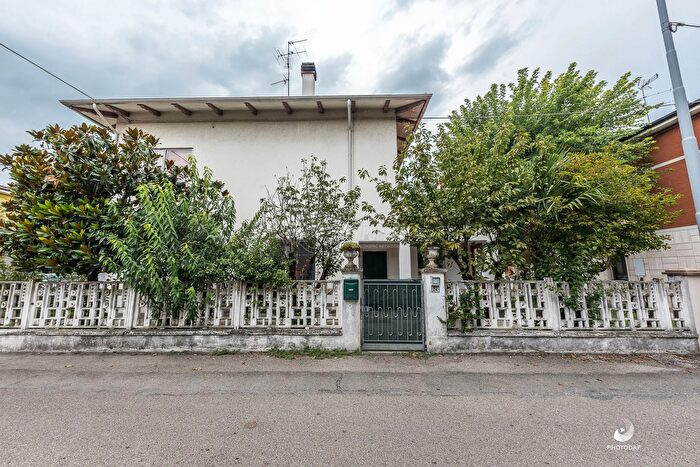 Appartamento trilocale in vendita in Via aGramsci, San Cesario Sul Panaro