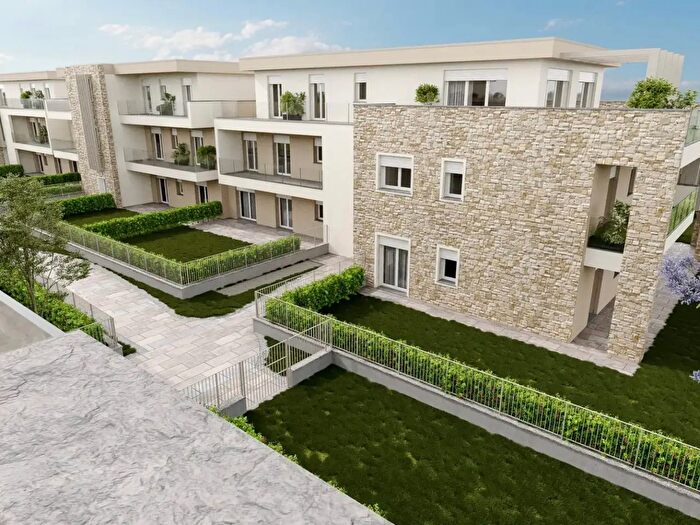 Appartamento quadrilocale in vendita in Via Roma Snc, Bernareggio
