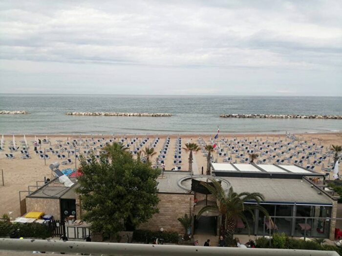 Appartamento trilocale in affitto in Viale Novembre, Civitanova Nord San Gabriele Fontespina, Civitanova Marche