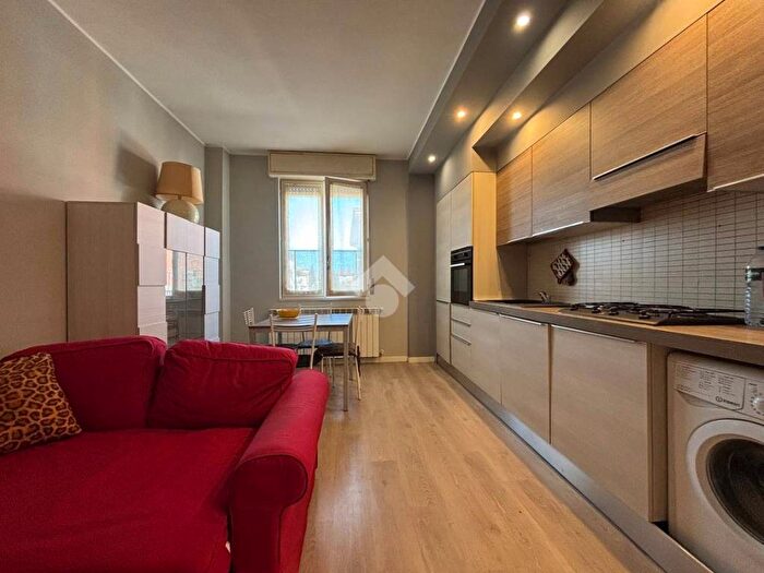 Appartamento trilocale in affitto in Via delle Canovine, Canovine, Bergamo