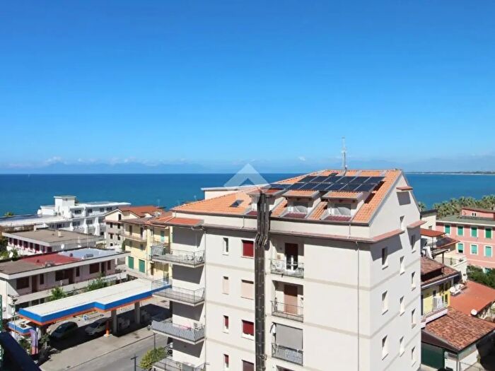 Appartamento quadrilocale in vendita in Via O Bonora, Agropoli