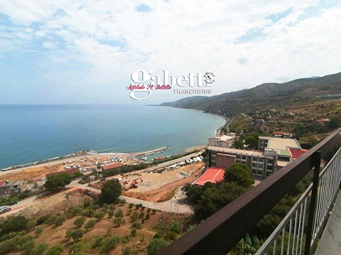 Appartamento con 5 locali in vendita in Santo Stefano Di Camastra