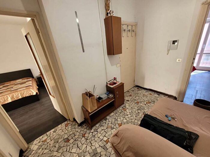 Appartamento trilocale in affitto in Via Marco dAgrate, Corvetto, Milano