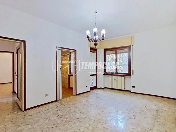 Appartamento trilocale in vendita in Via Monte Grappa, Brugherio