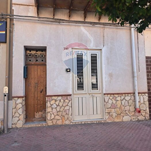 Appartamento trilocale in vendita in CSo Umberto I, Cinisi