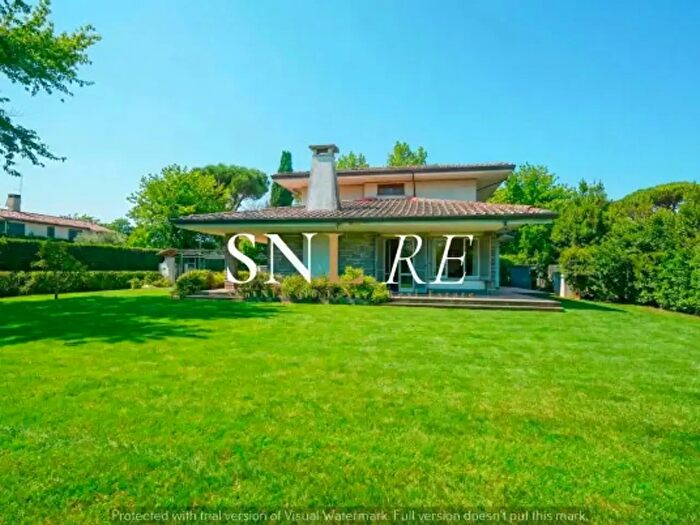 Casa con 6 locali in vendita in Via Leonardo da Vinci, Forte Dei Marmi