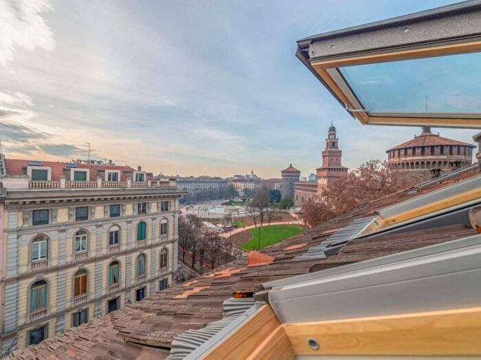 Appartamento trilocale in affitto in Via Quintino Sella, Cadorna Castello, Milano