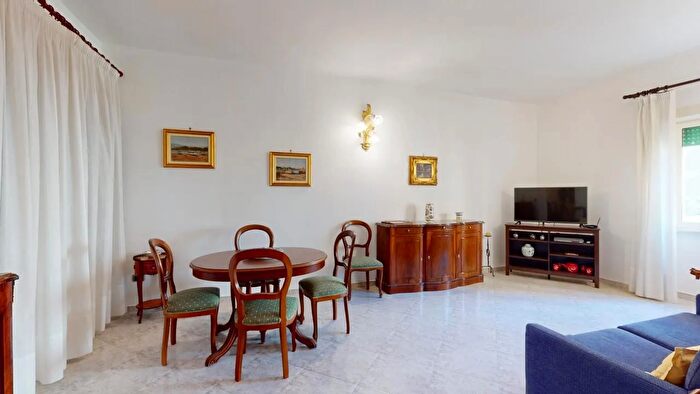 Appartamento trilocale in affitto in Via Francesco Cilea, Napoli